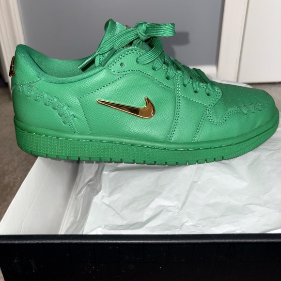 Air Jordan 1 Low - Picture 4 of 6